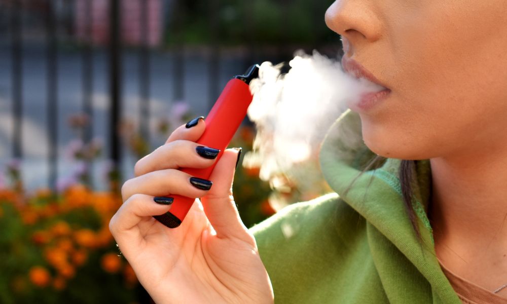 A graphic summarizing the key regulations and laws for vaping in Australia.