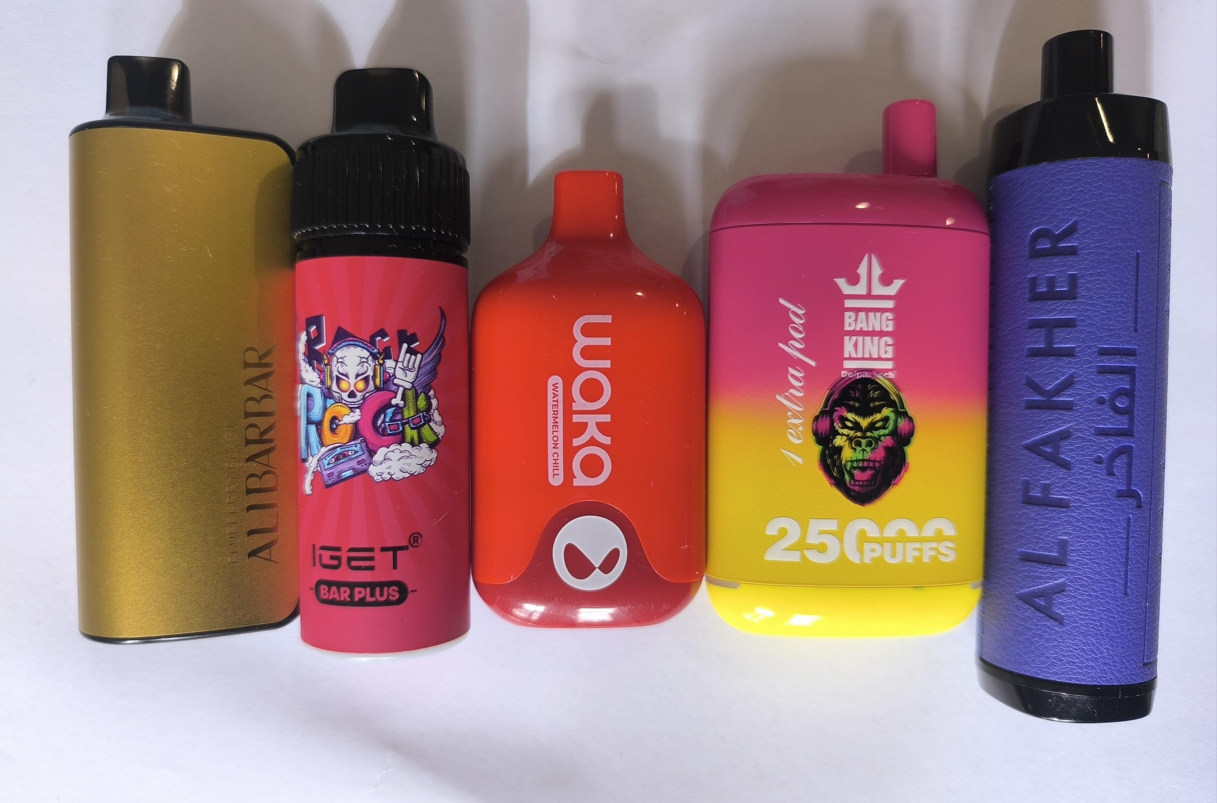 Comparing IGET and WAKA Vapes: Which Is Right for You